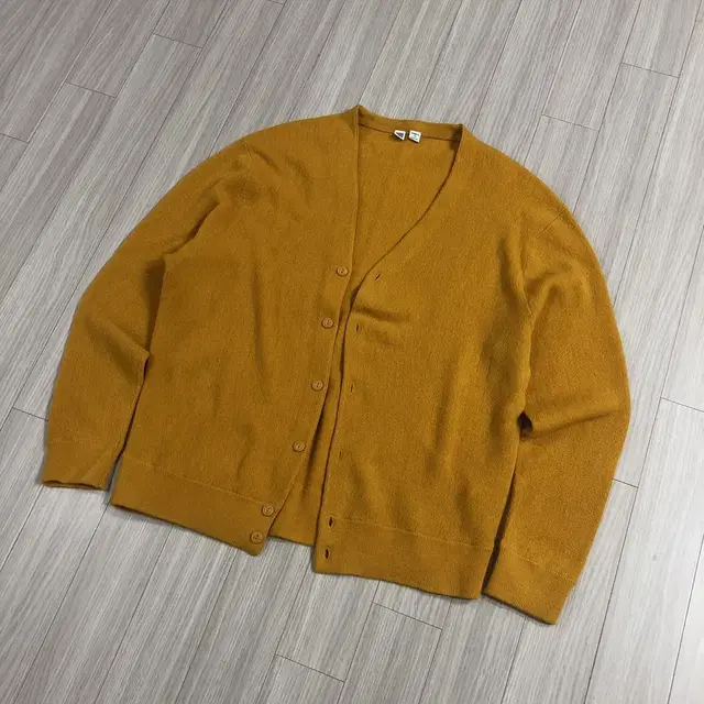 Uniqlo U cardigan