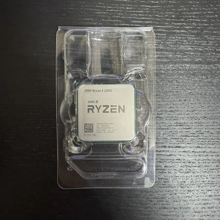 AMD RYZEN 3 3200G