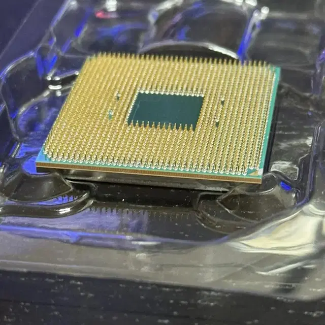 AMD RYZEN 3 3200G