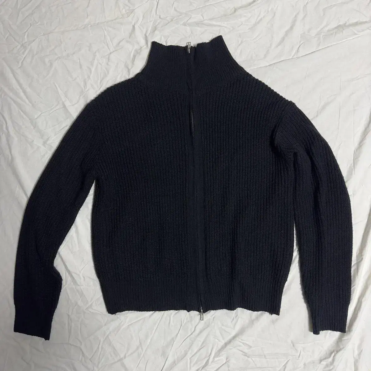 Knitted zip-up (black/L) sells