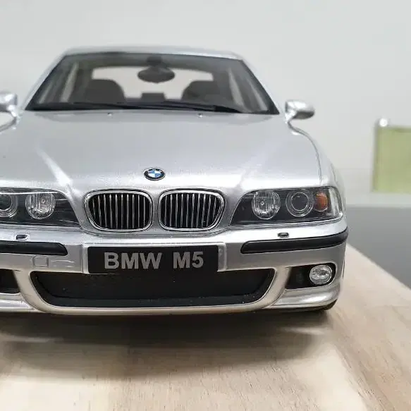 다이캐스트 1/18 otto bmw e39 m5 실버 판매합니다