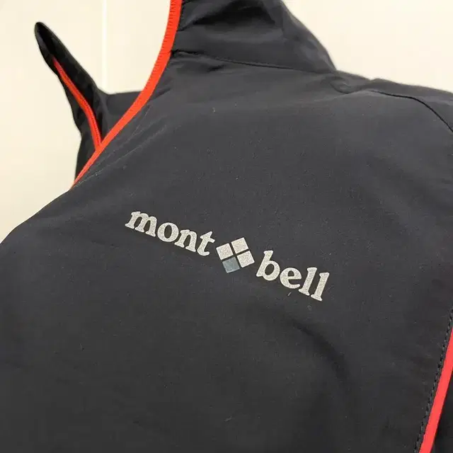 (M/95)mont-bell 몽벨 윈드스토퍼 블랙 기능성 바람막이자켓