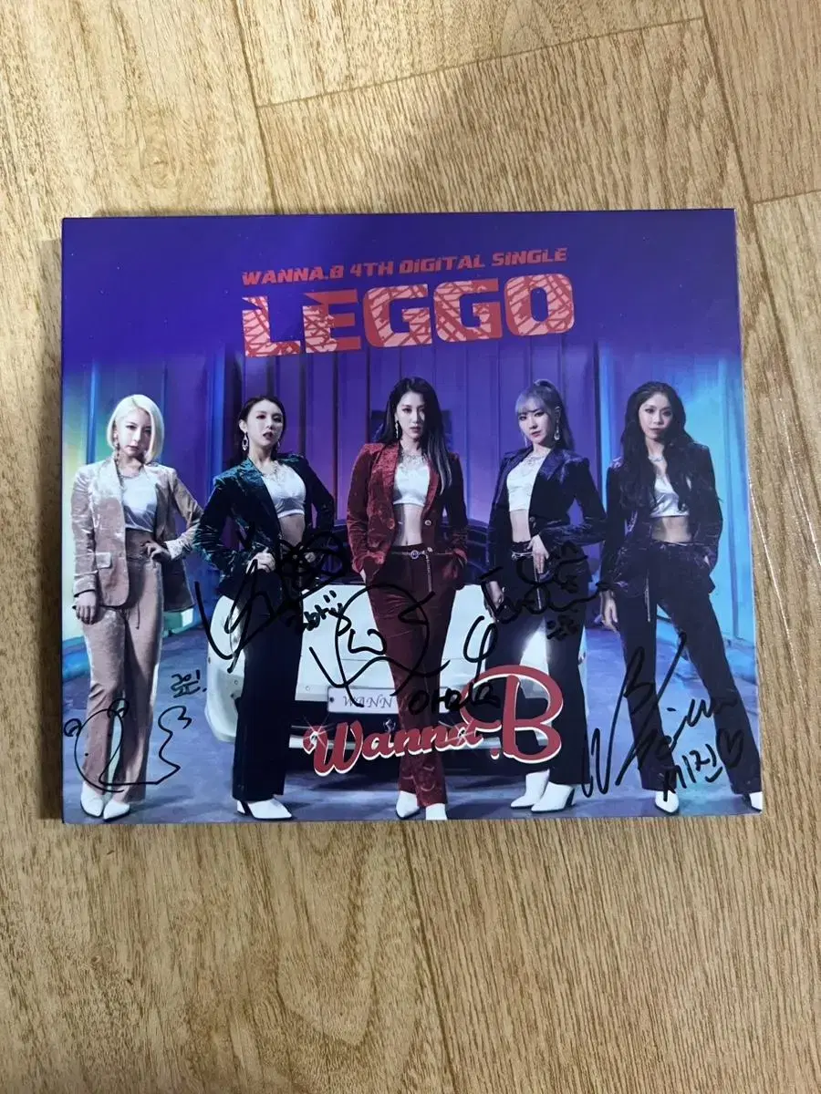 Wannabe WANNA.B handwritten sign album