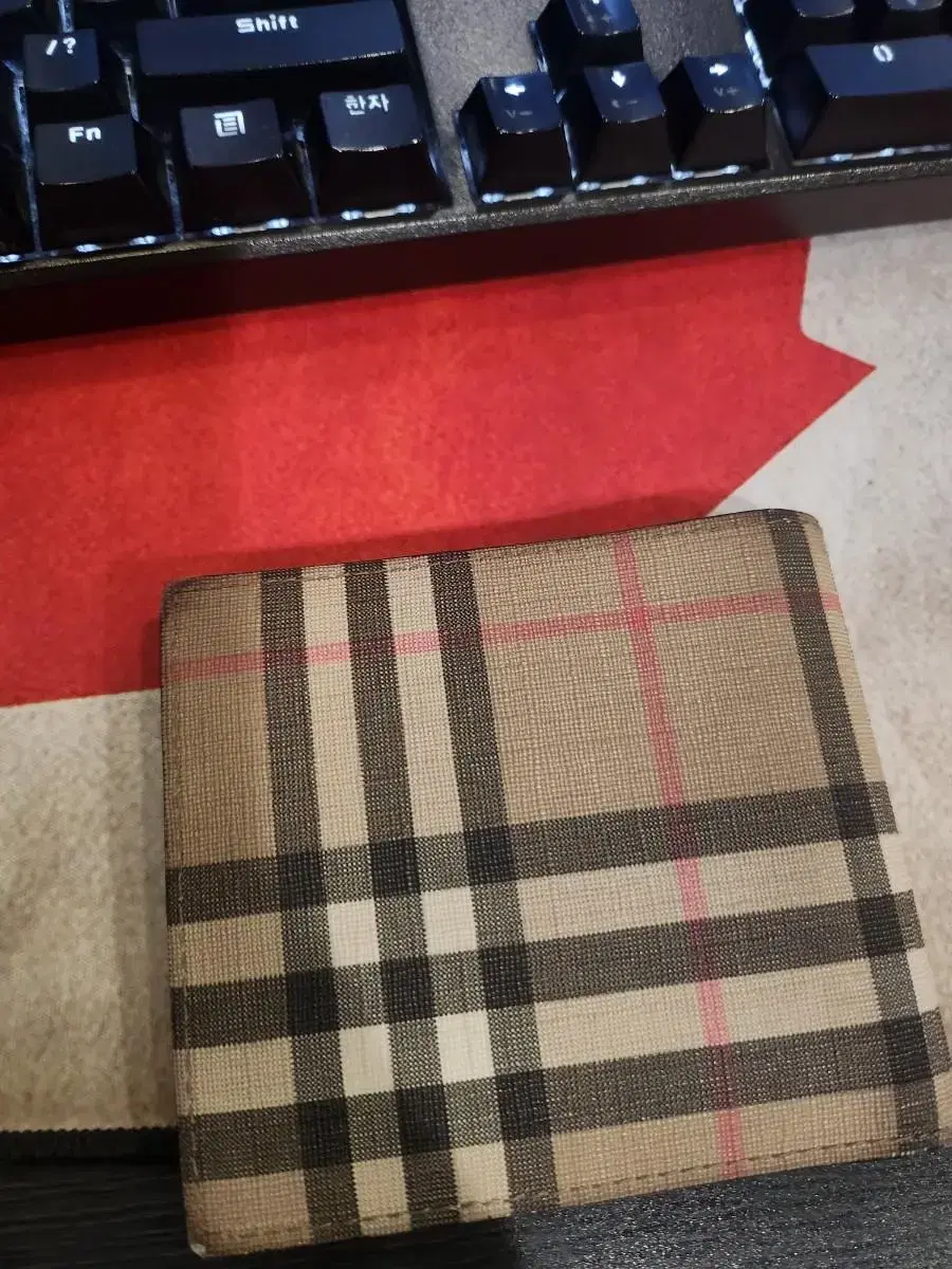 Burberry Red Check a-grade vahn Quick sale