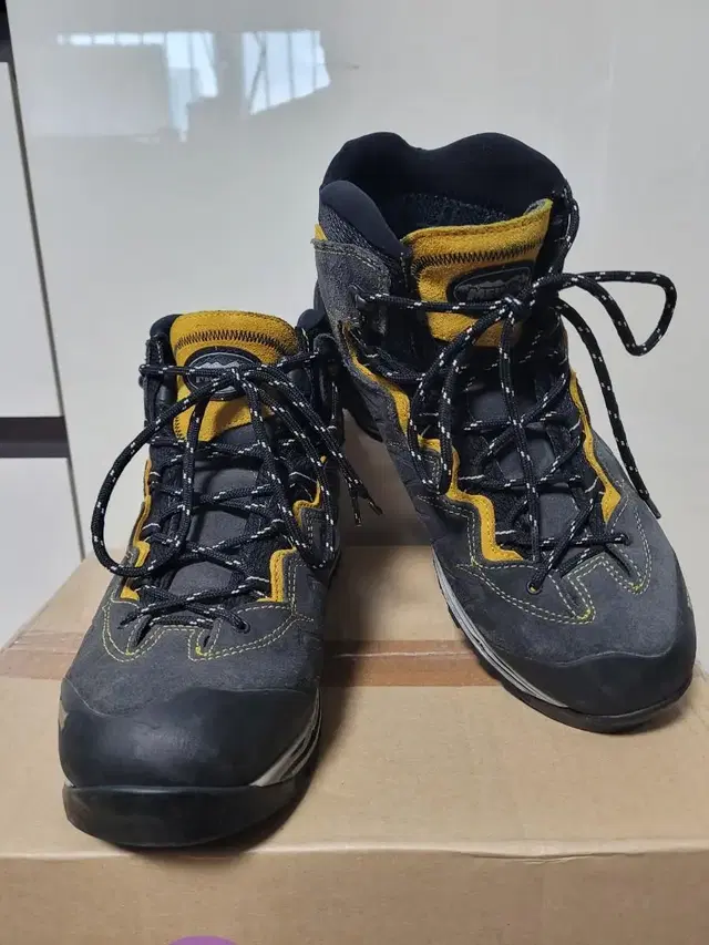 마인들 미네소타 프로 GTX Dark Grey 280 (UK9,EU43)