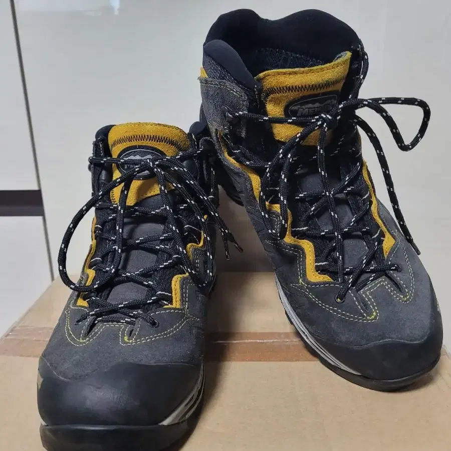 마인들 Goretex 미네소타 프로 GTX Dark Grey 280