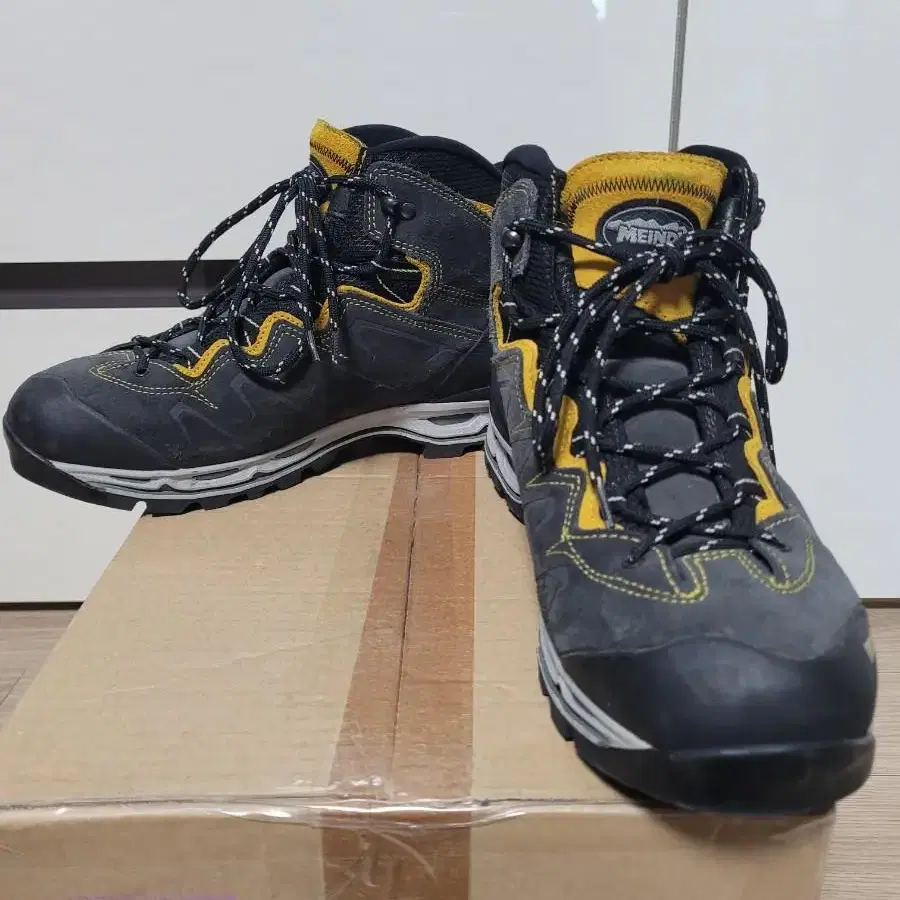 마인들 Goretex 미네소타 프로 GTX Dark Grey 280