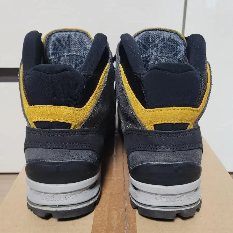 마인들 미네소타 프로 GTX Dark Grey 280 (UK9,EU43)