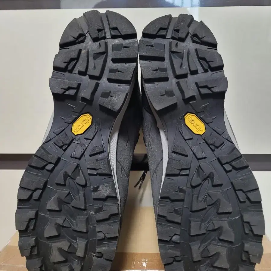 마인들 미네소타 프로 GTX Dark Grey 280 (UK9,EU43)