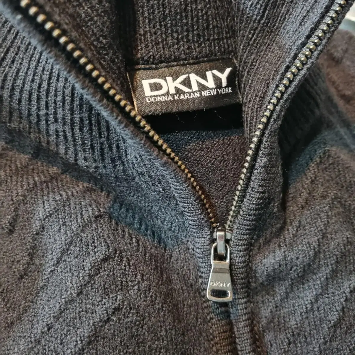 dkny 울 집업니트