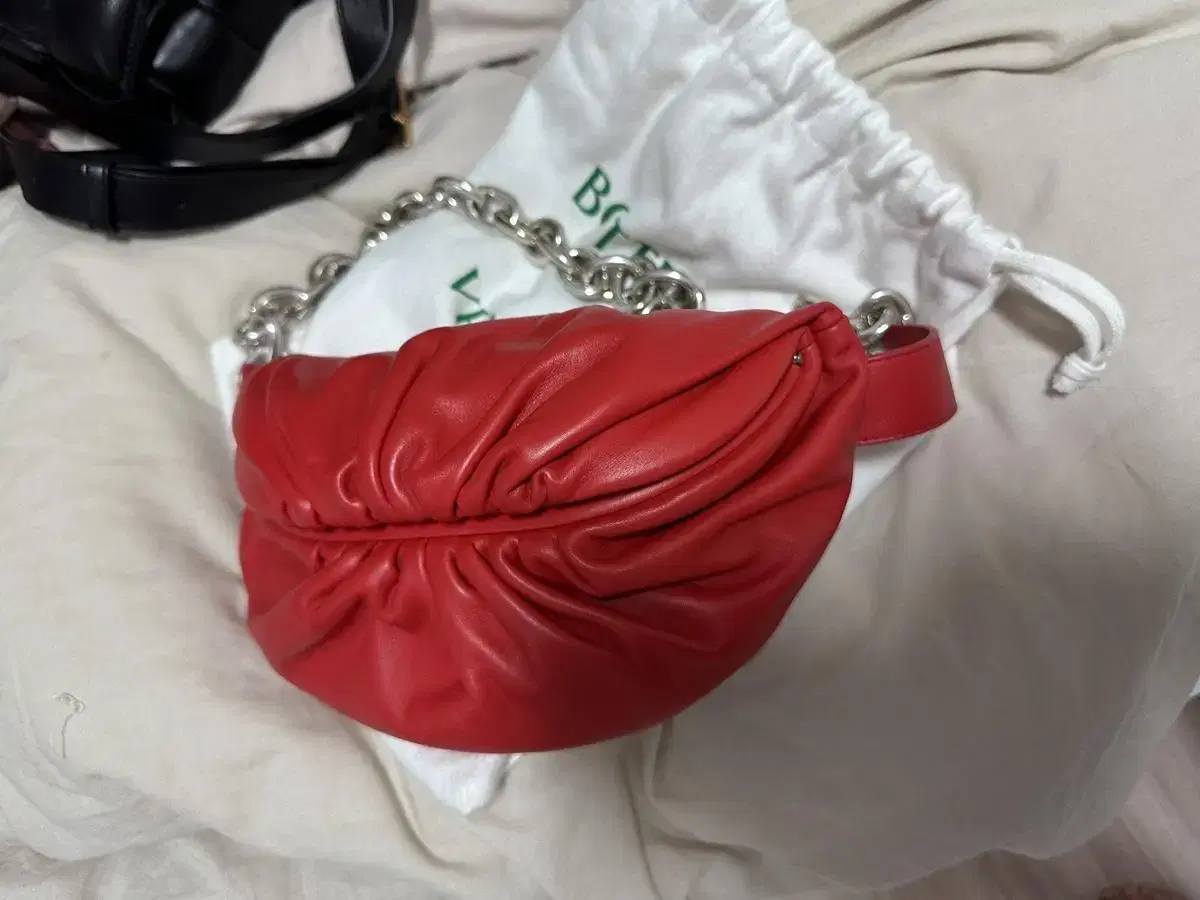 보테가베네타 mini pouch on chain