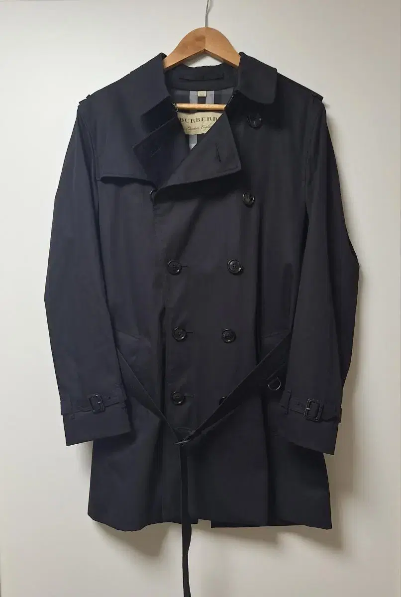 BurberryLondon Britain Trench Coat 48 New in Box