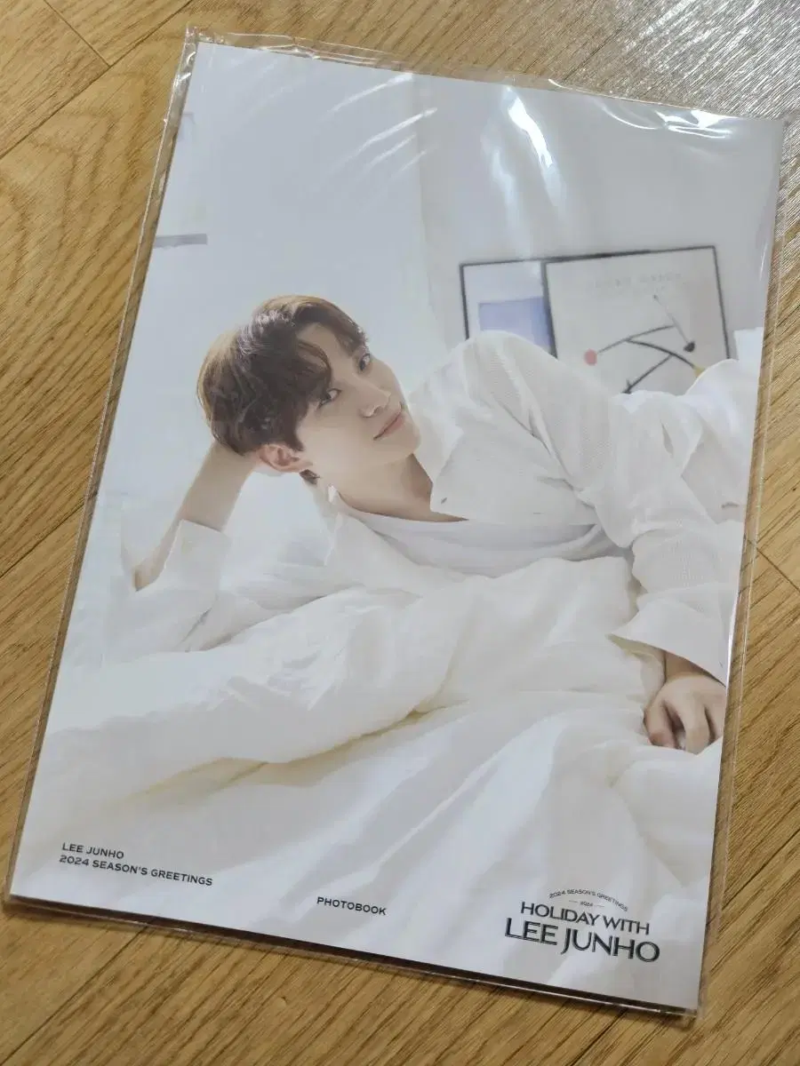 2024 seasons greetings lee junho Photobook (unsealed)