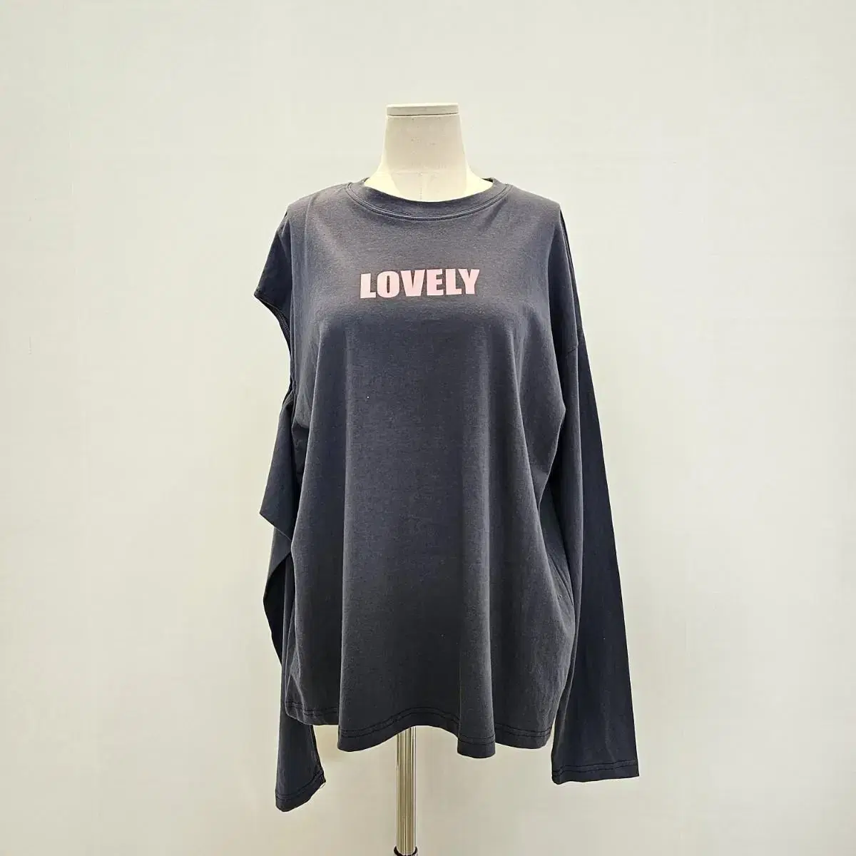 Women's shoulder-cut-out T-shirt