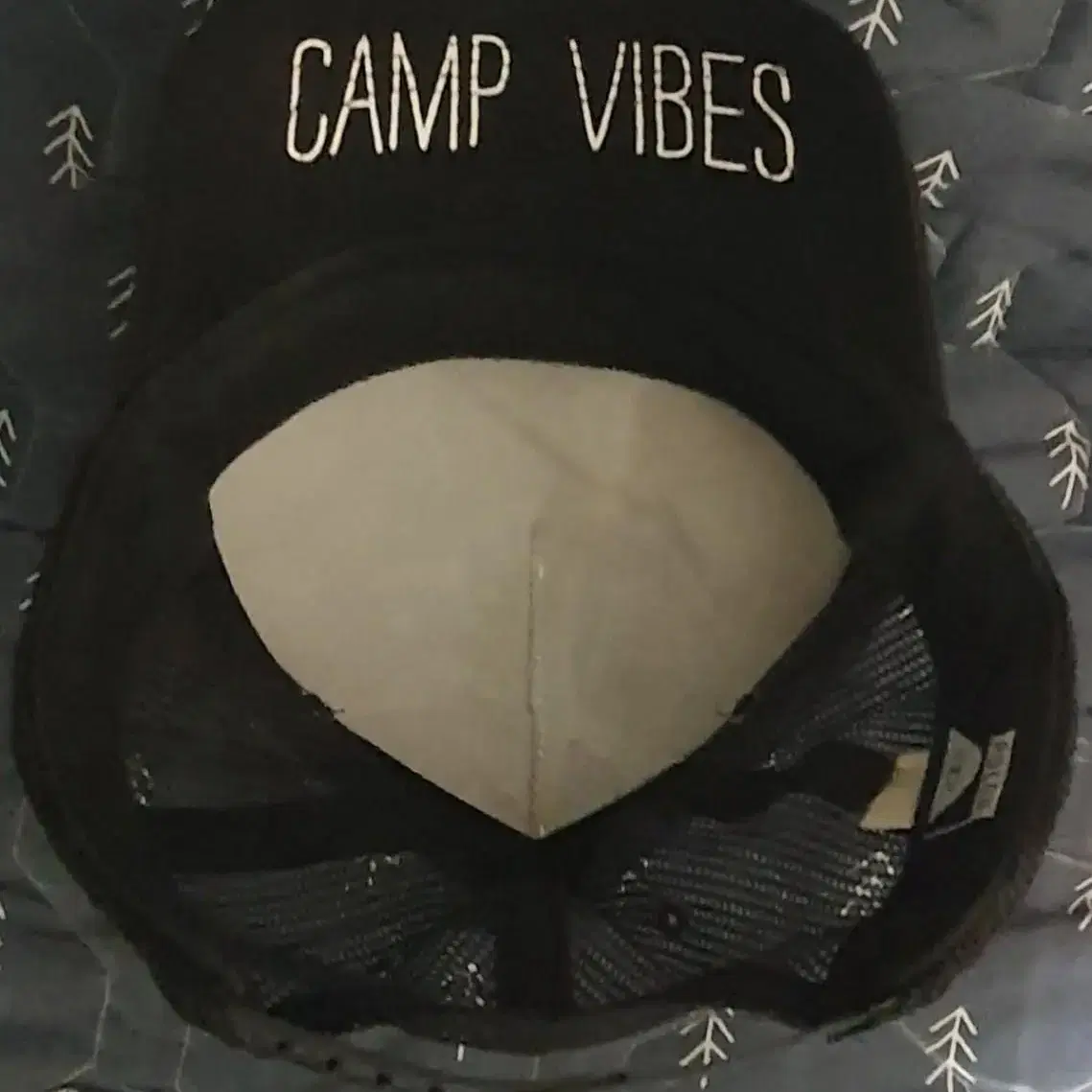 폴러스터프 camp vibes 모자 팝니다.