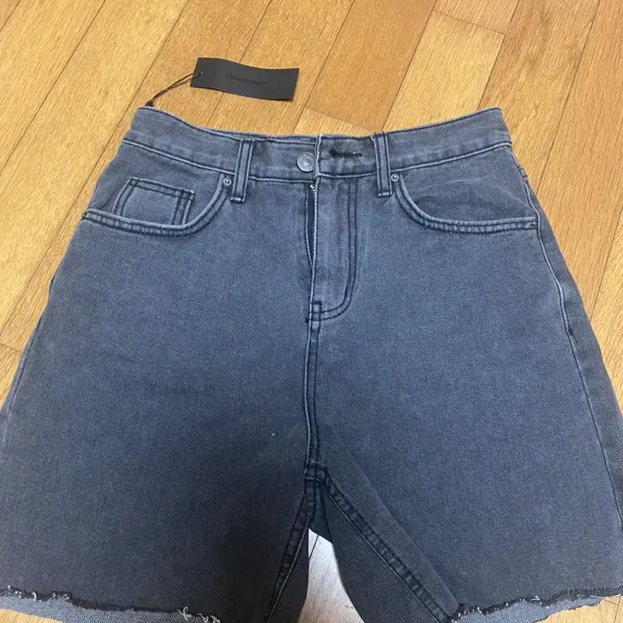 새상품)쓰리타임즈5526 Half denim shorts 데님쇼츠차콜