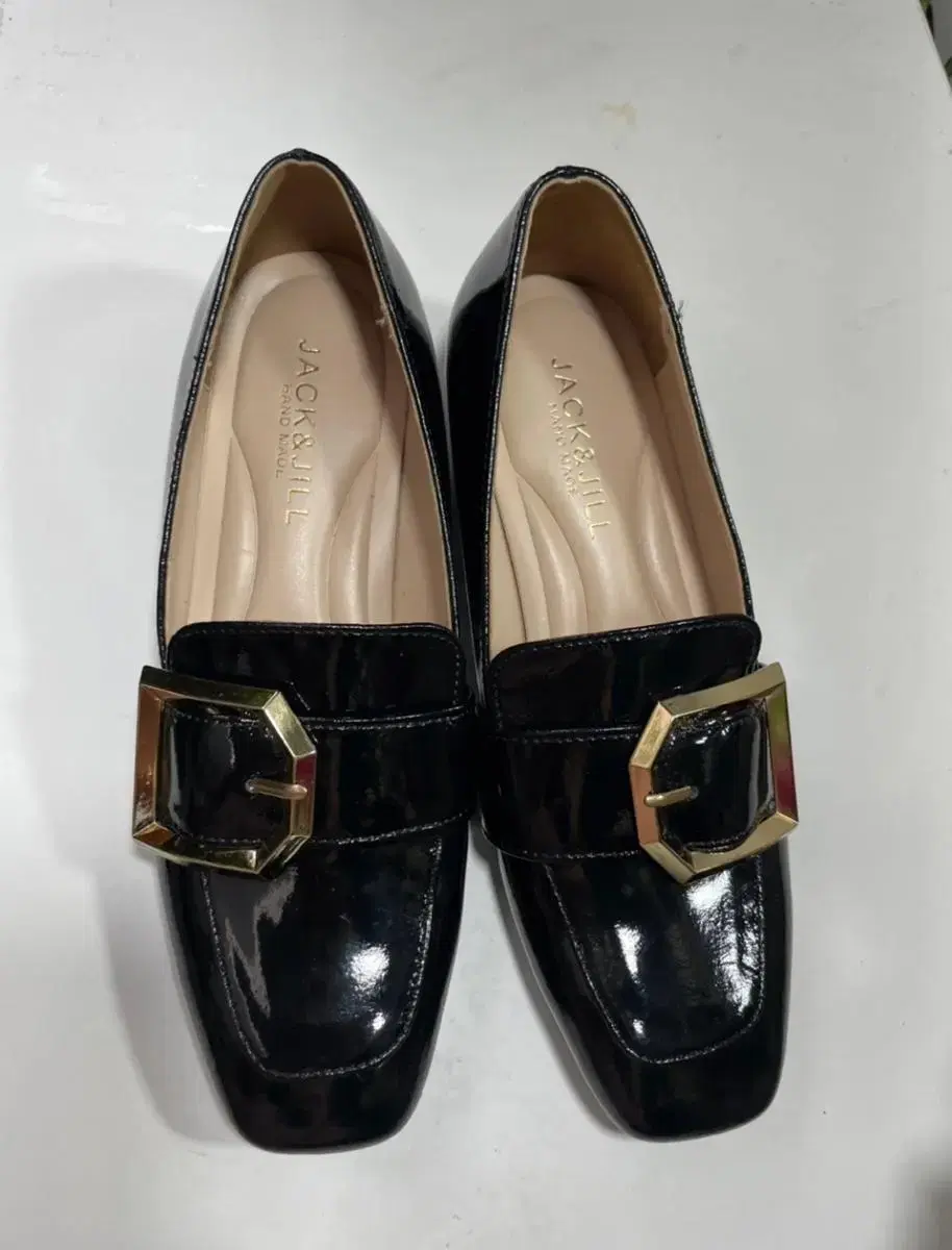 Jack and Jill calfskin enamel loafers new/230