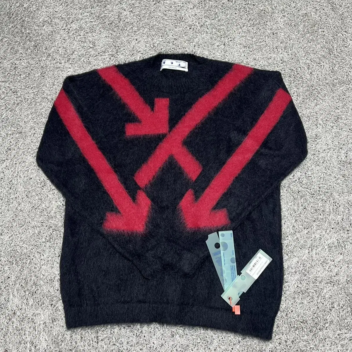 [XXL]Off-white knit erow