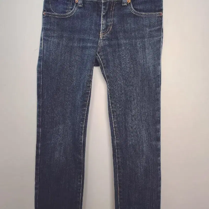 게스진(GUESS JEANS) 일자핏 워싱 데님팬츠