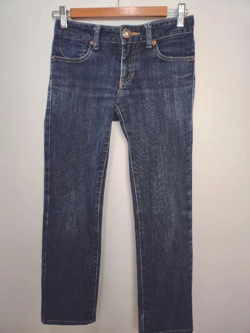 게스진(GUESS JEANS) 일자핏 워싱 데님팬츠