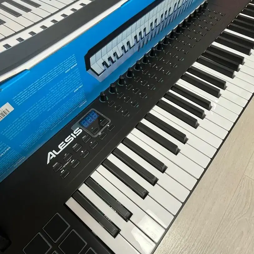 Alesis 61 마스터 키보드