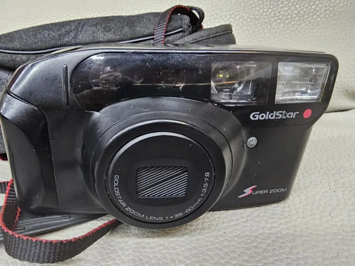 Goldstar Camera - Super Zoom Auto Man