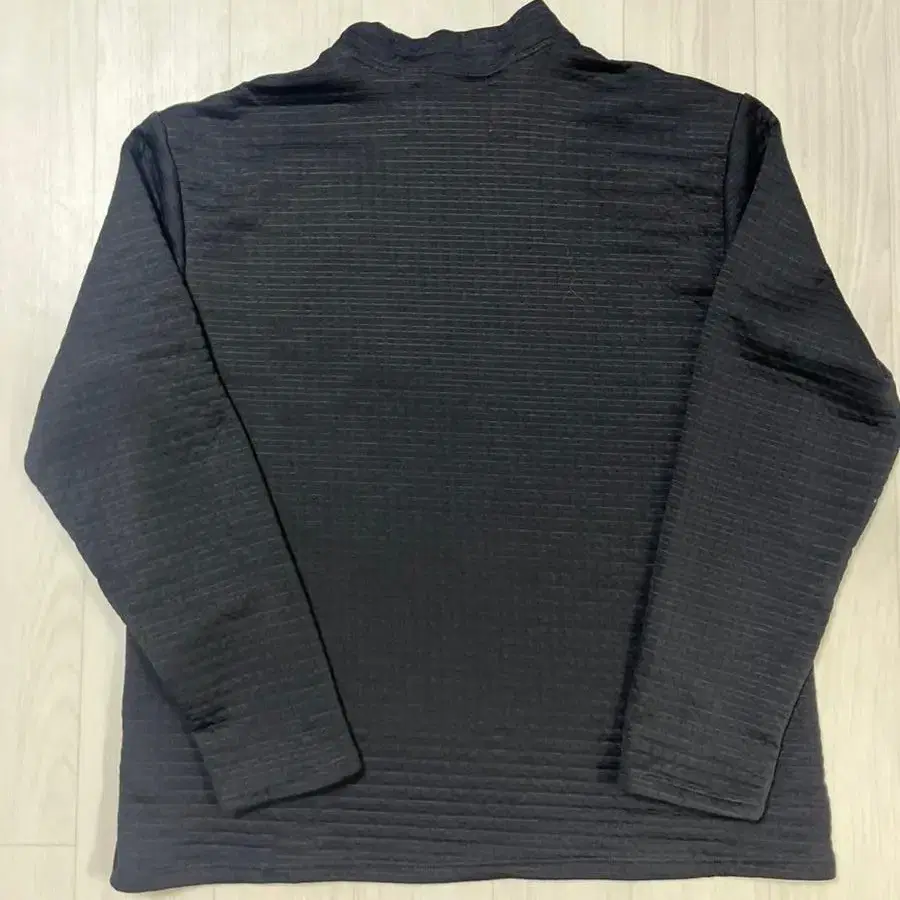 오스트리야  Tessellate Fleece Sweater Black