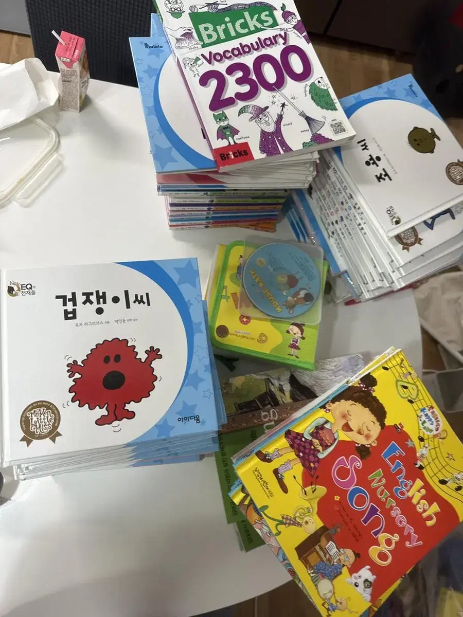 여러가지 책 10개당 3000 전체 70000원 eq책 세트