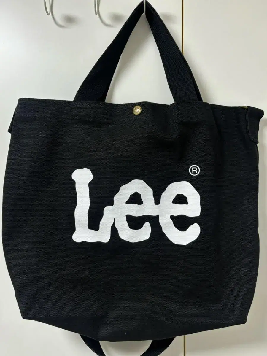 Lee (리) 에코백 블랙