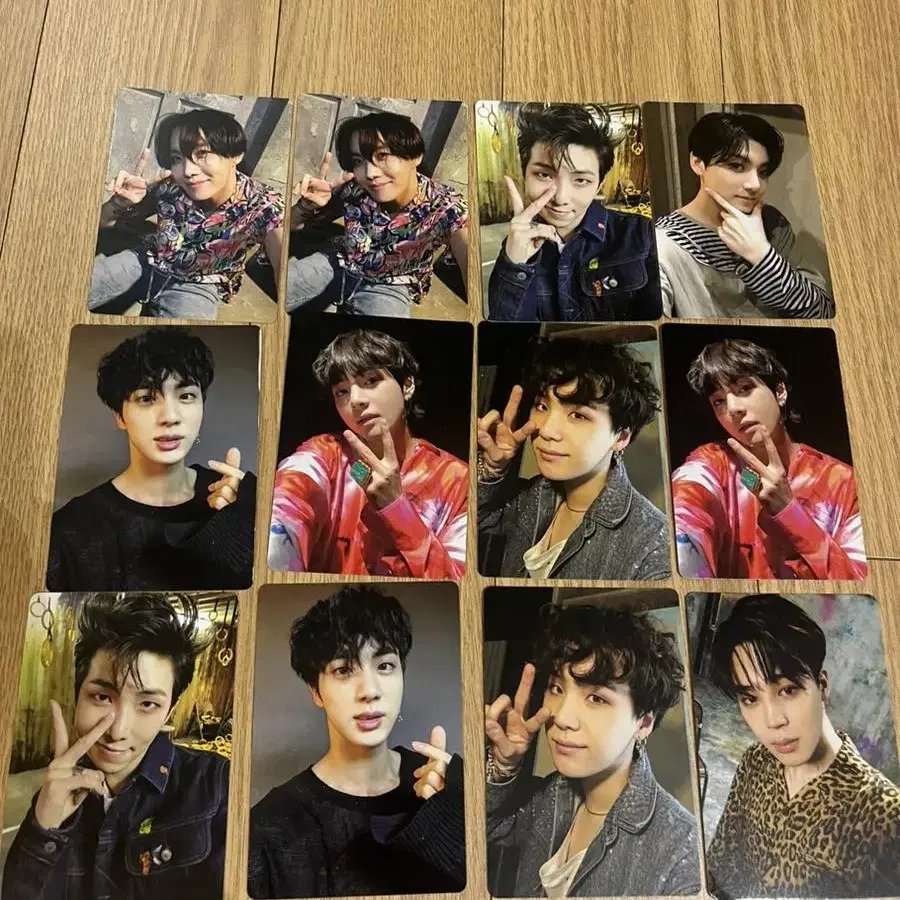 Sell bts photocards 방탄소년단 포토카드 officials