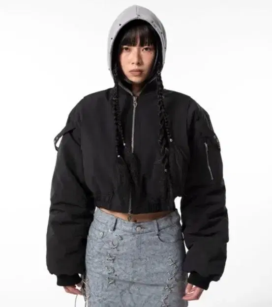 leey INCISION SHIRRING BOMBER JACKET