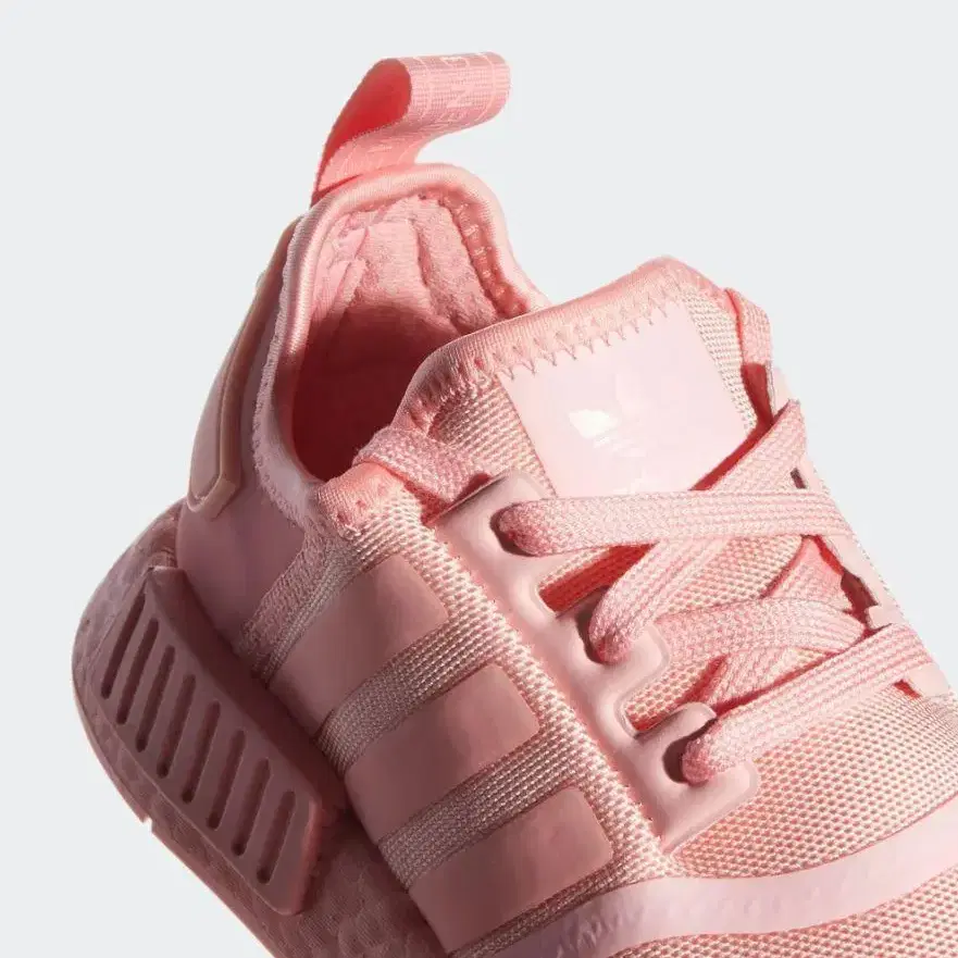 아디다스 NMD R1 Glow Pink(Youth) FW4708