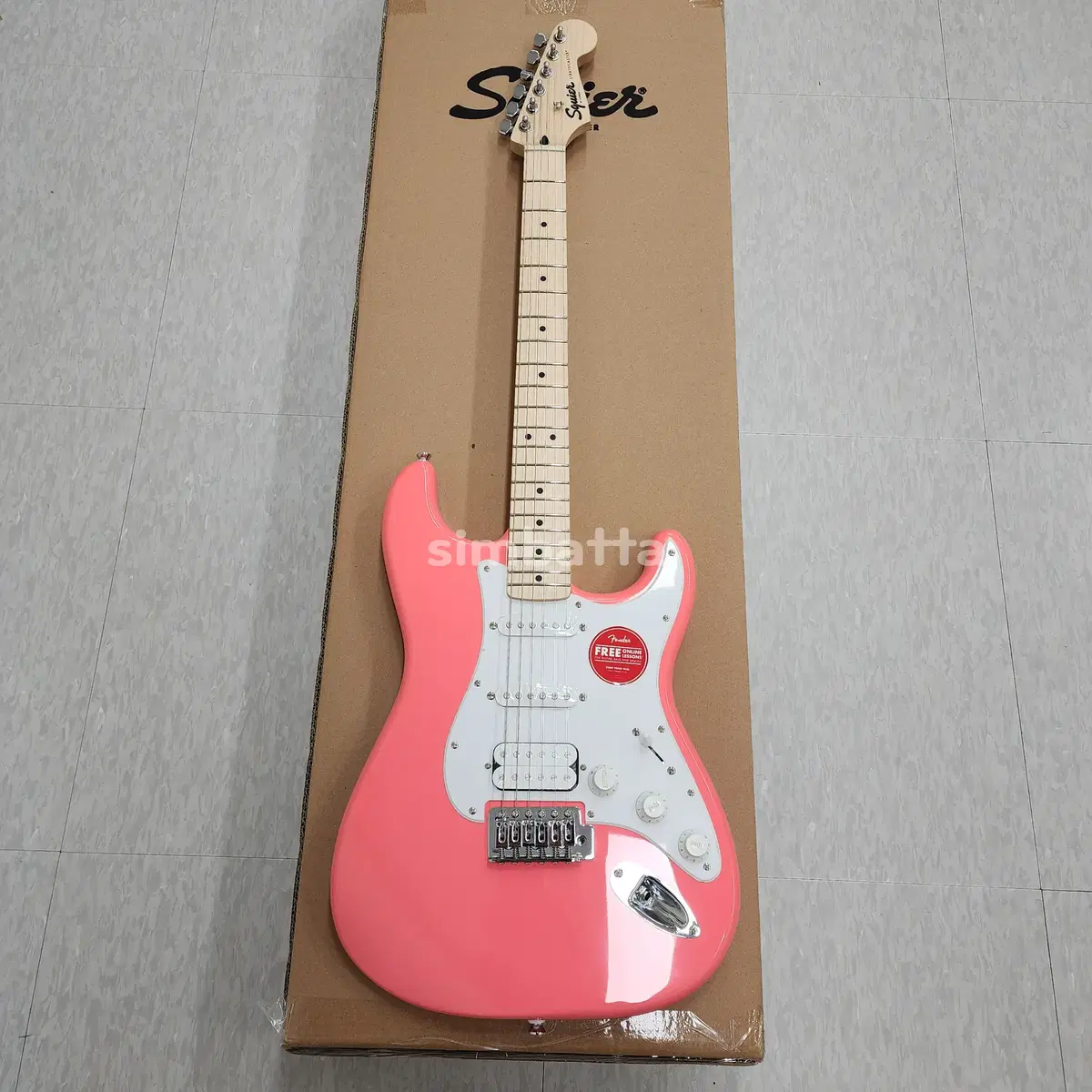 스콰이어 일렉기타 SONIC STRATOCASTER HSS 형광핑크