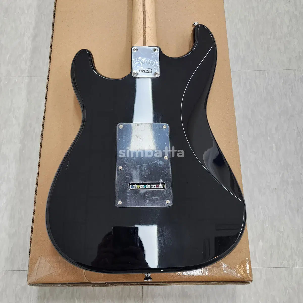 스콰이어 일렉기타 SONIC STRATOCASTER HSS 블랙