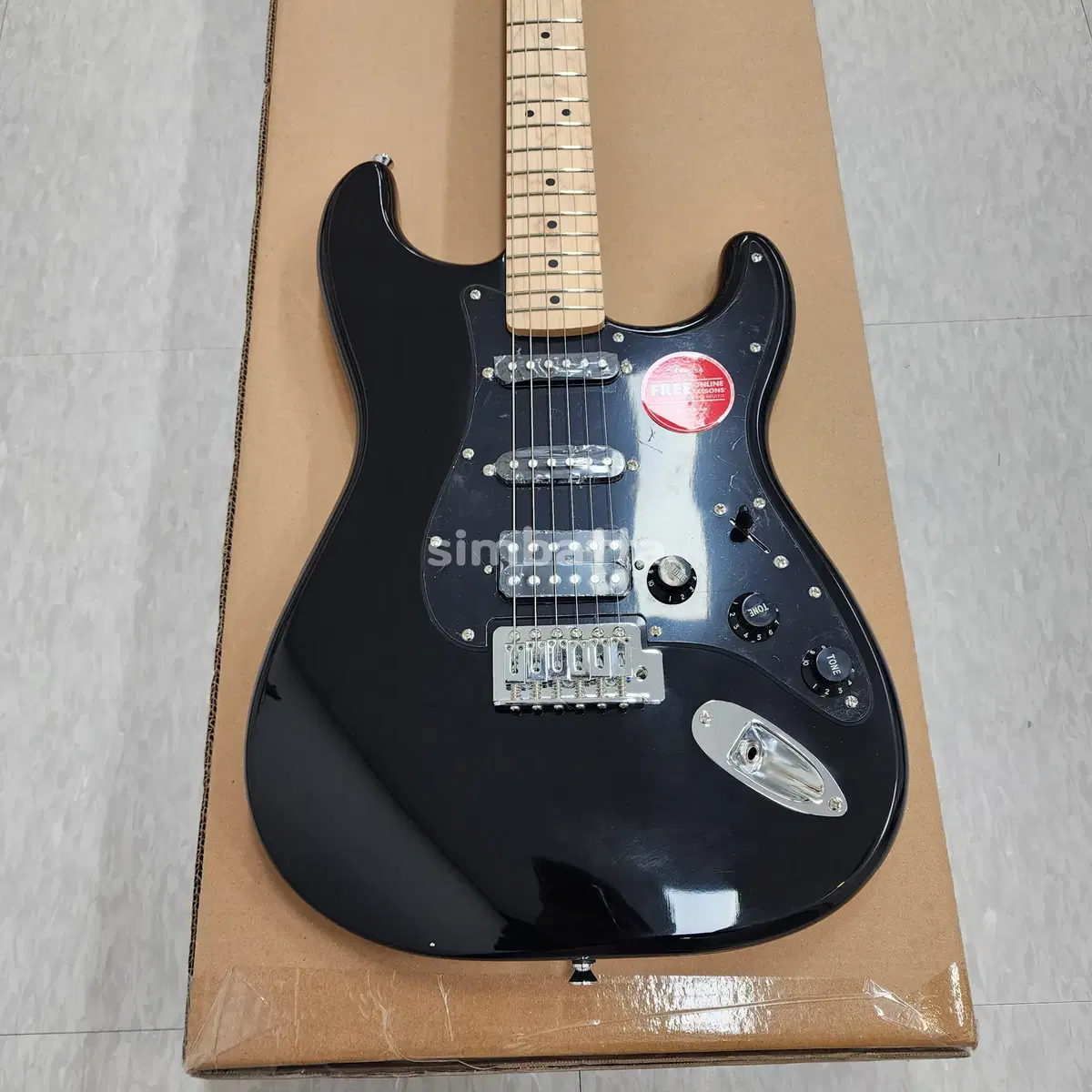 스콰이어 일렉기타 SONIC STRATOCASTER HSS 블랙