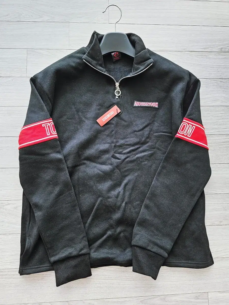 AnotherUs Half Zip Up