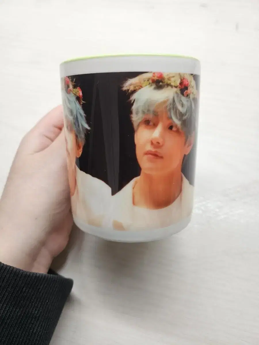 BTS v Mug