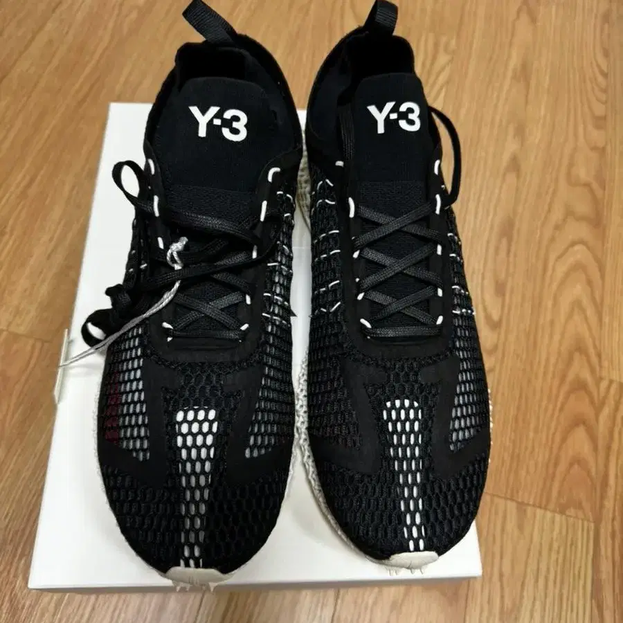 Y-3 RUNNER 4D HALO  285 새상품