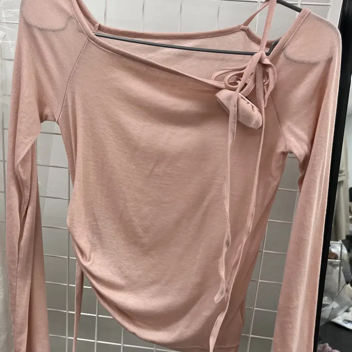 크랭크 rose string offshoulder top 오프숄더 핑크