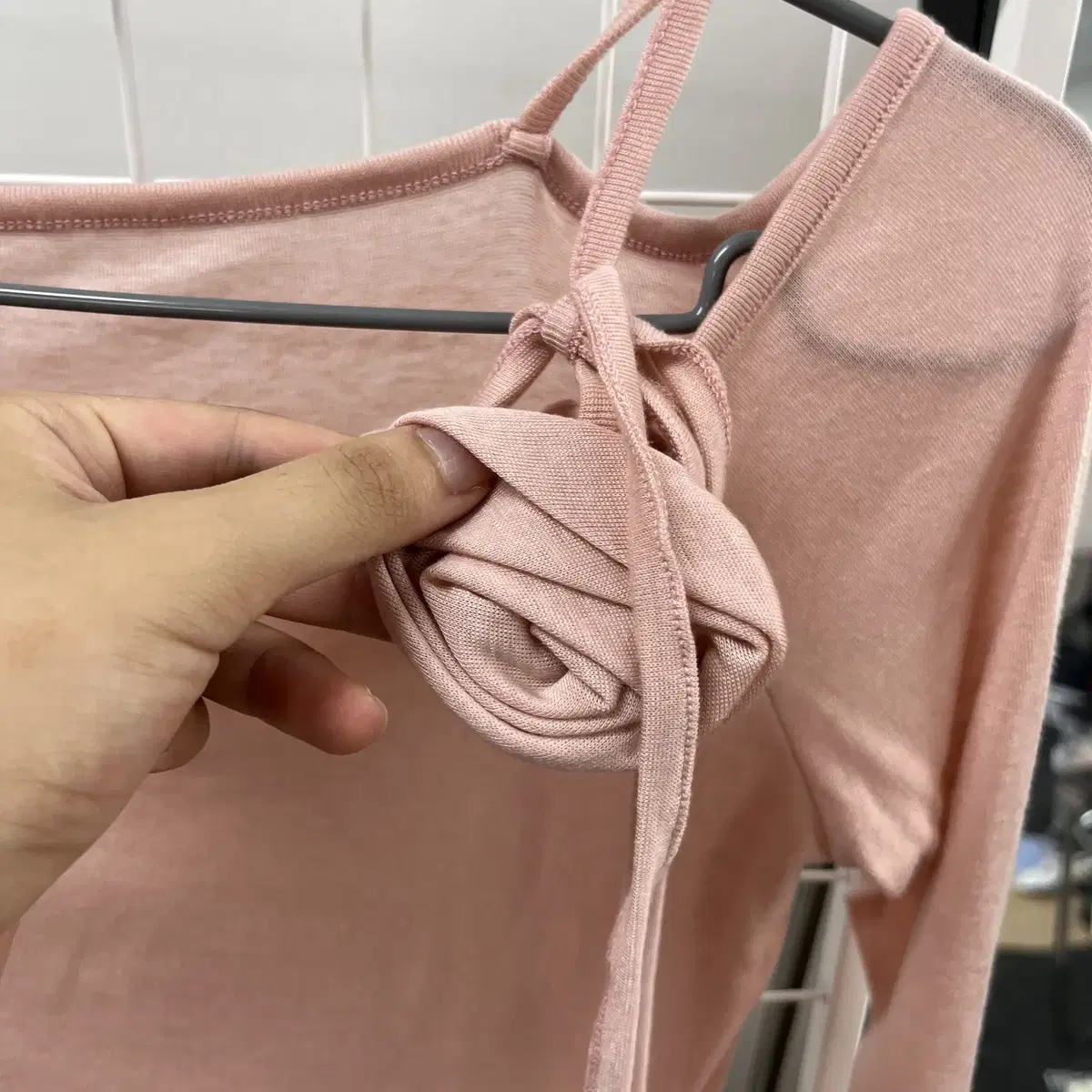 크랭크 rose string offshoulder top 오프숄더 핑크