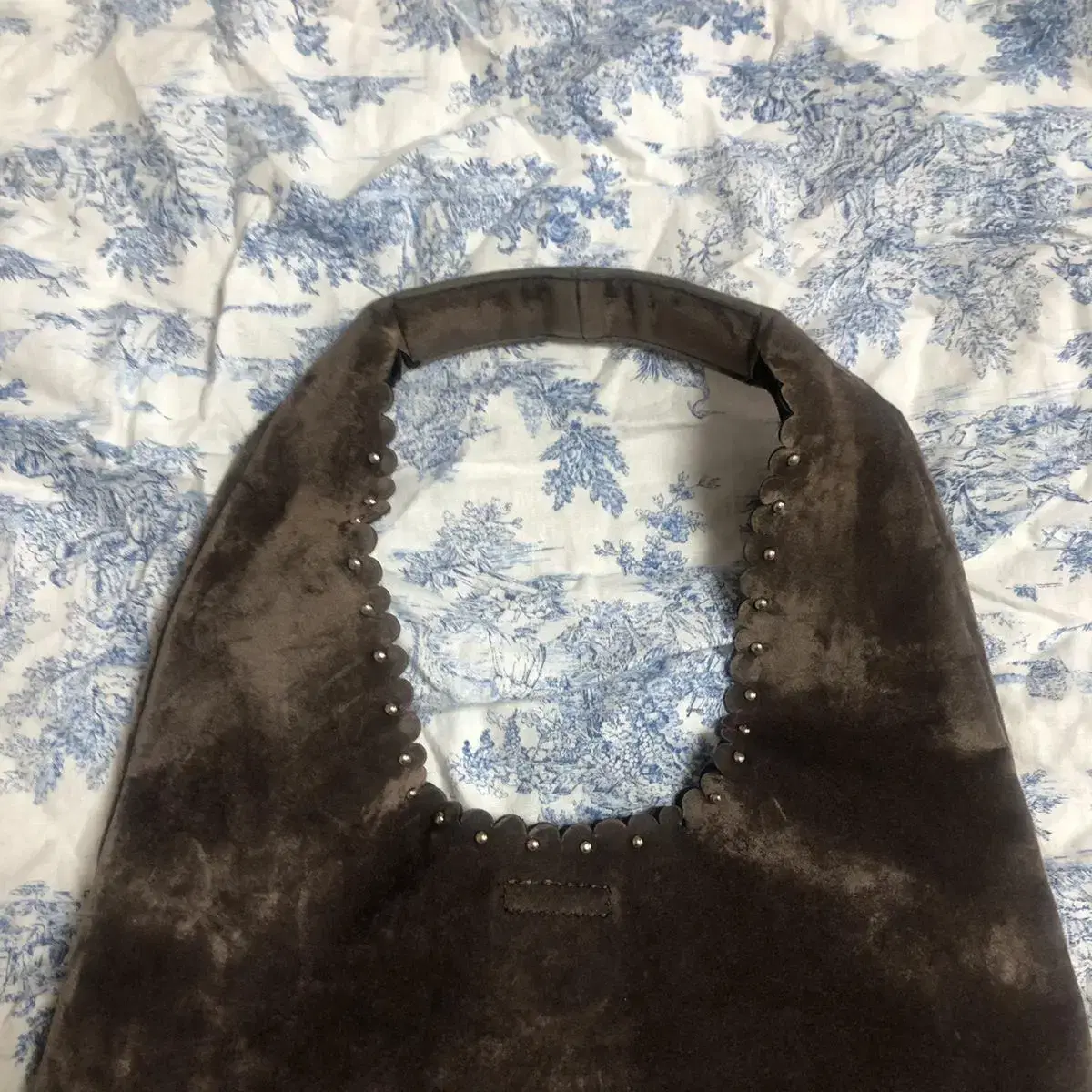 Vintage kakatoo suede tote bag