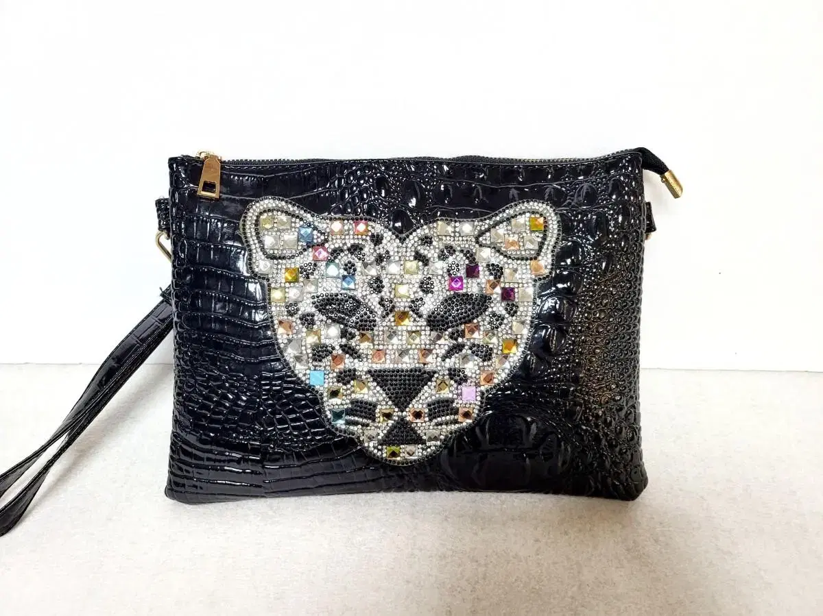 Animal Cubic Clutch Bag (Status Good)