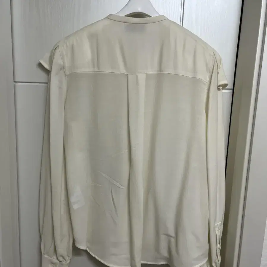 렉토 VALERI RUFFLED BLOUSE (IVORY)