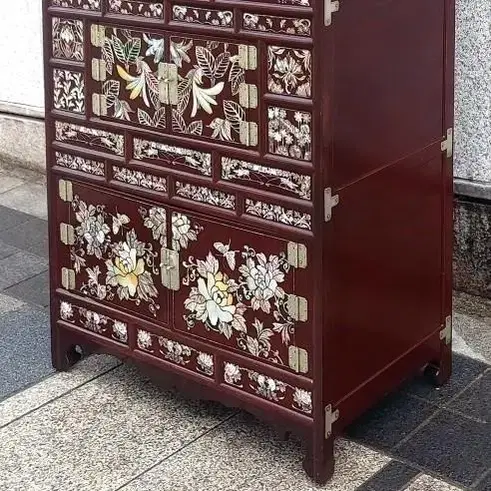 초화문 자개삼층장가로:71cm  폭:40cm  높이:110cm