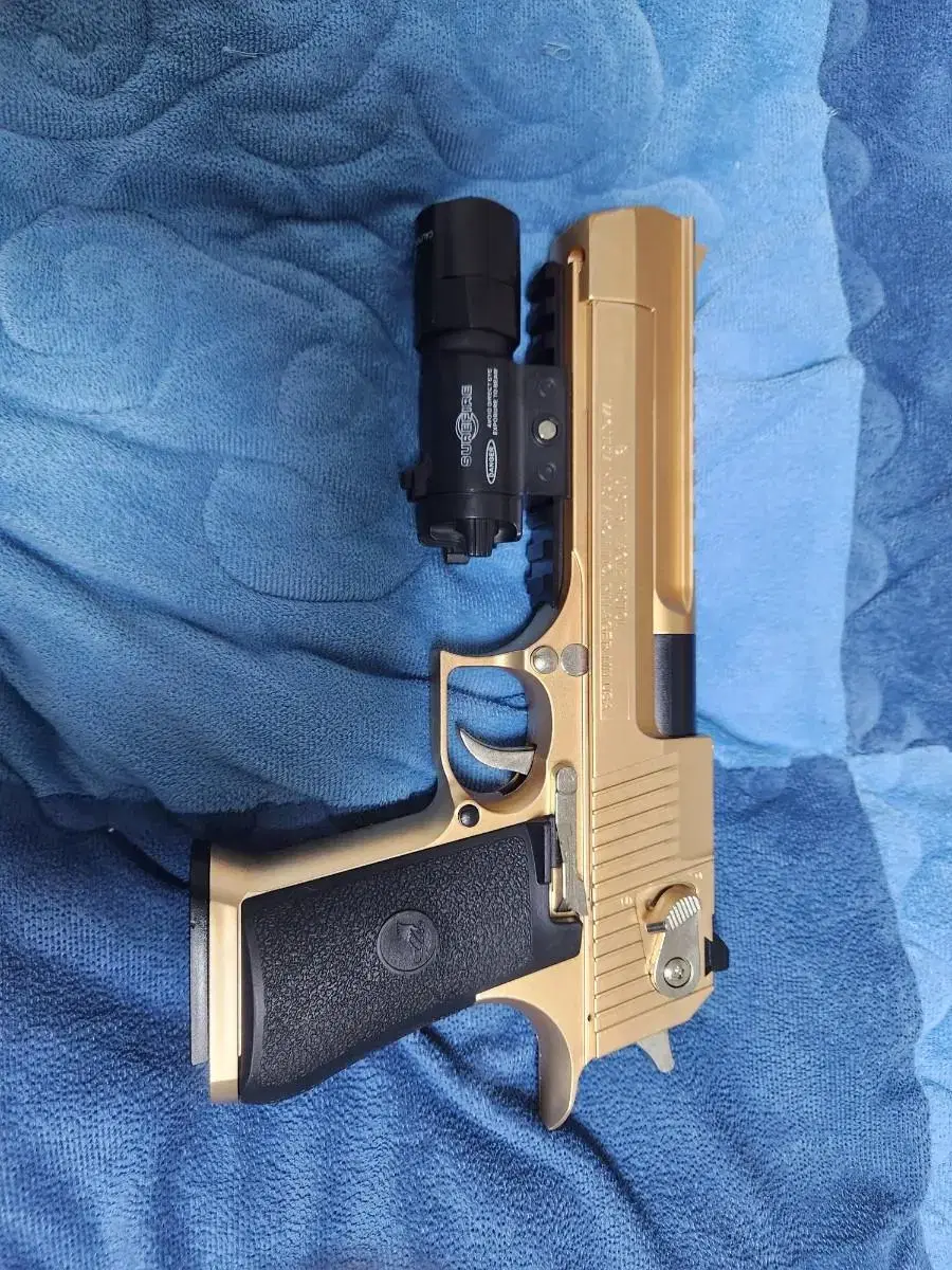 Desert Eagle Gold + Light (Quick sale)