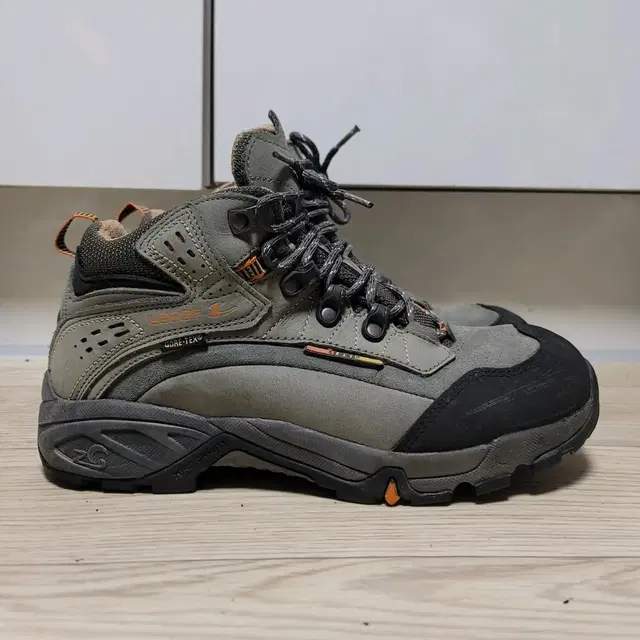 정품 르까프 VENTURE GTX M 등산화 255mm