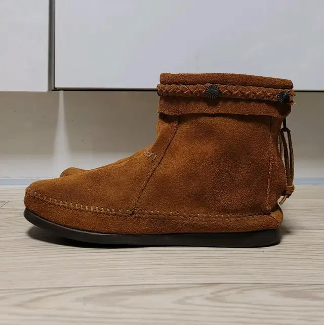 정품 MINNETONKA 마네통카 소가죽 스웨이드 앵클 부츠 240mm