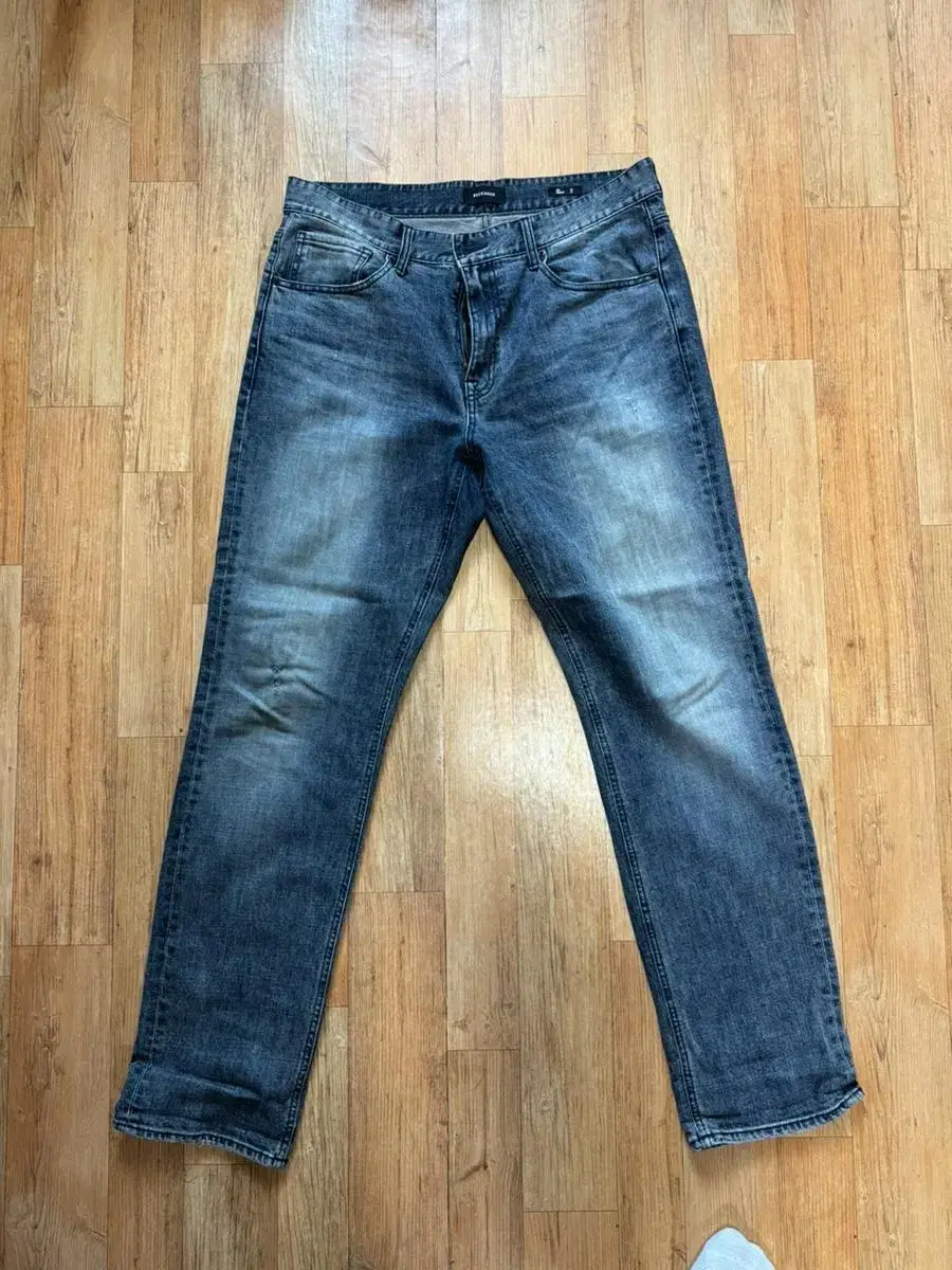 Buckerloo Straight Indigo Jeans 34