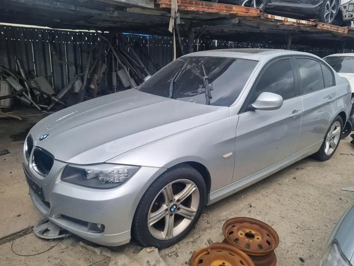 BMW E90 320I 후기형 분해합니다