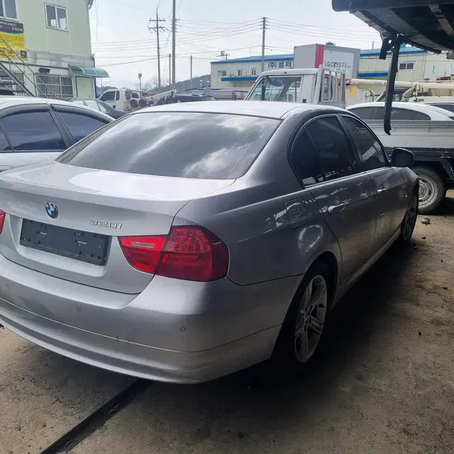 BMW E90 320I 후기형 분해합니다